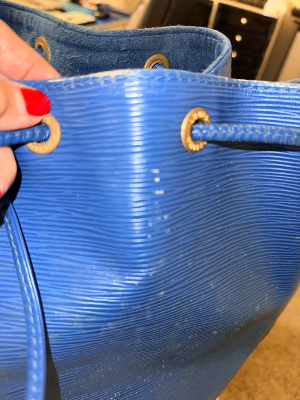 Louis Vuitton Neo Noe Epi Leather Drawstring Bag - Picture 5 of 14